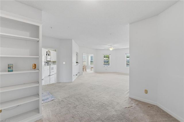 1024 Porte Harbour Arch Apt 202, Hampton, VA 23664