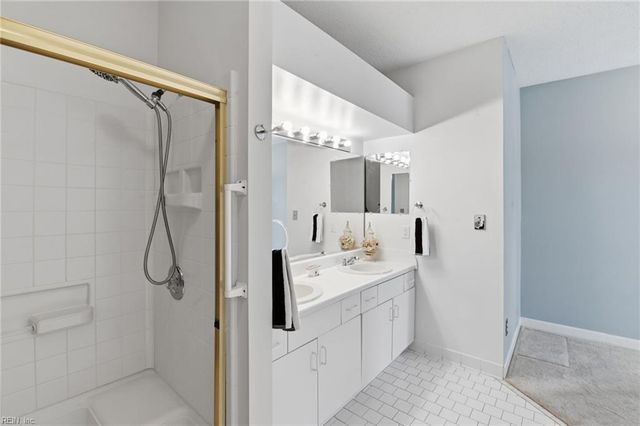 1024 Porte Harbour Arch Apt 202, Hampton, VA 23664