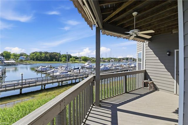 1024 Porte Harbour Arch Apt 202, Hampton, VA 23664