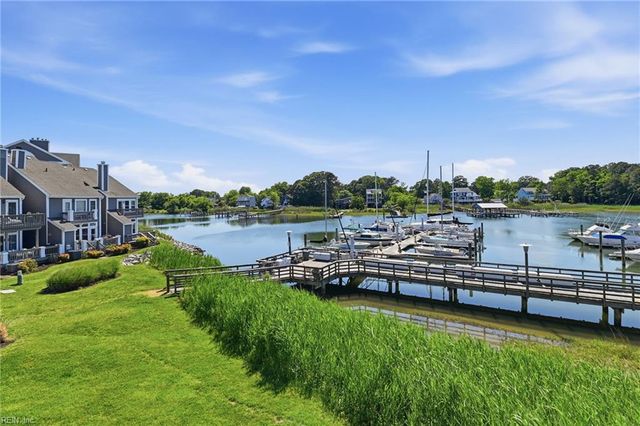 1024 Porte Harbour Arch Apt 202, Hampton, VA 23664