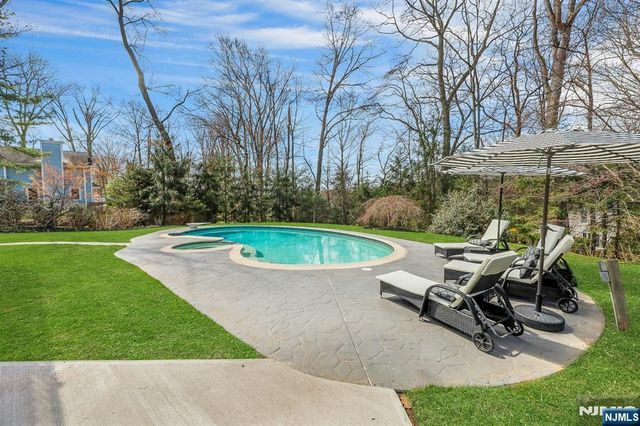 105 Apple Ridge Road, Woodcliff Lake, NJ 07677