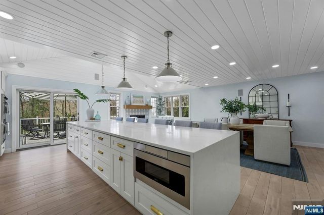 105 Apple Ridge Road, Woodcliff Lake, NJ 07677