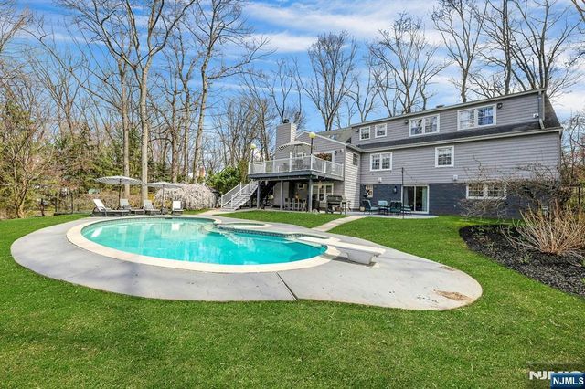 105 Apple Ridge Road, Woodcliff Lake, NJ 07677