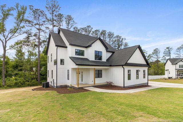 408 Stable Court, Linden, NC 28356
