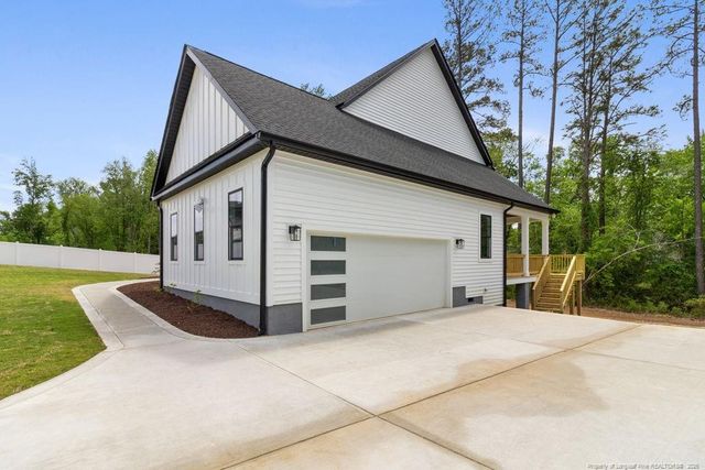 408 Stable Court, Linden, NC 28356