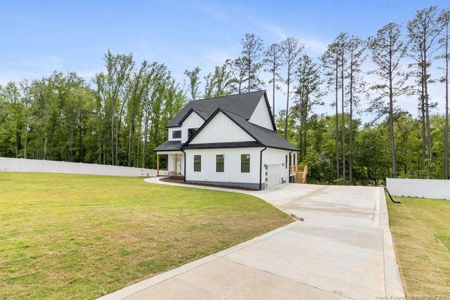 408 Stable Court, Linden, NC 28356