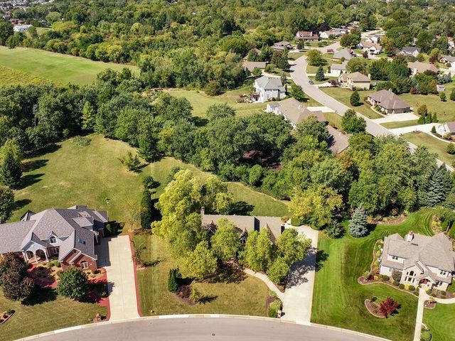 5700 Woodland Hills DRIVE, Mount Pleasant, WI 53406