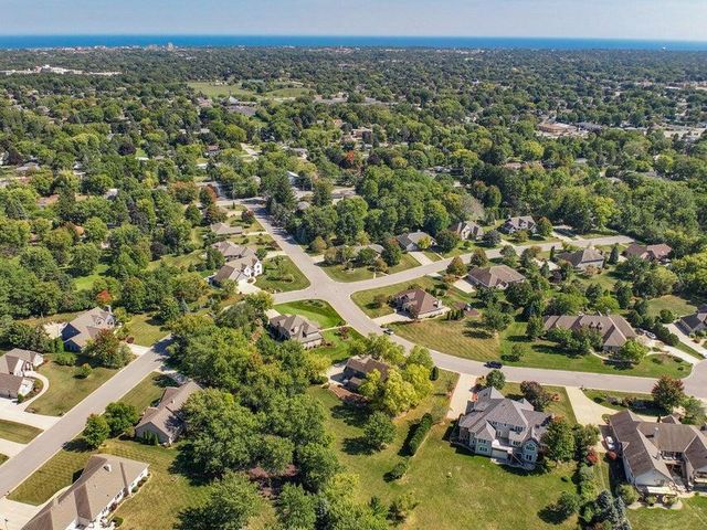 5700 Woodland Hills DRIVE, Mount Pleasant, WI 53406
