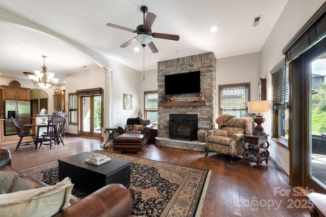 9 Pacifico Drive, Asheville, NC 28806
