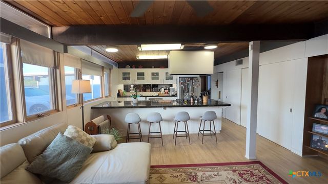 601 Lawrence Street, Refugio, TX 78377