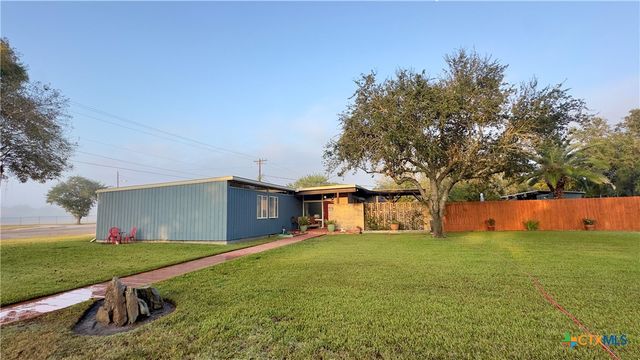 601 Lawrence Street, Refugio, TX 78377