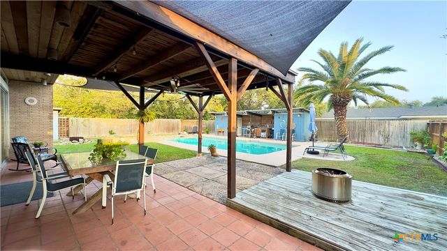 601 Lawrence Street, Refugio, TX 78377