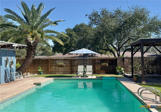 601 Lawrence Street, Refugio, TX 78377