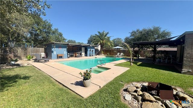 601 Lawrence Street, Refugio, TX 78377