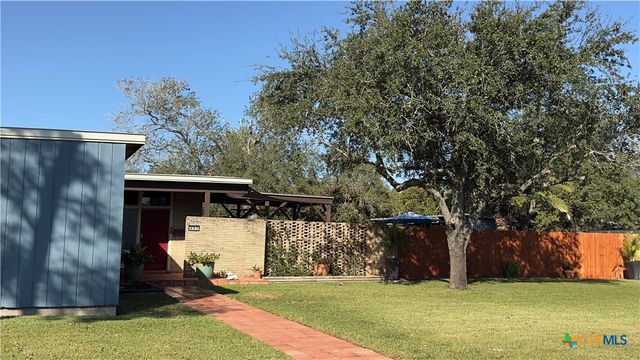 601 Lawrence Street, Refugio, TX 78377