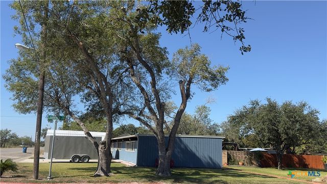 601 Lawrence Street, Refugio, TX 78377
