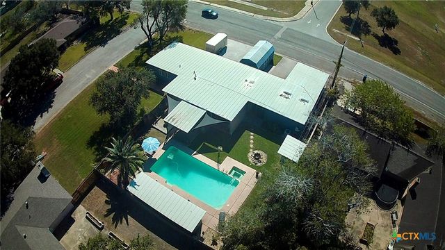 601 Lawrence Street, Refugio, TX 78377