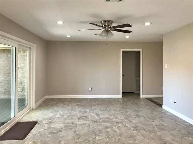 5470 Carew Street, Houston, TX 77096
