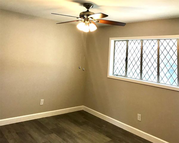 5470 Carew Street, Houston, TX 77096