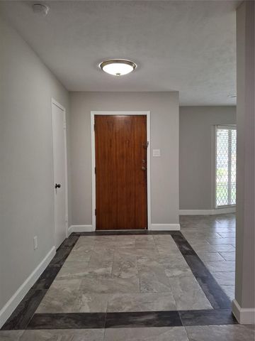 5470 Carew Street, Houston, TX 77096