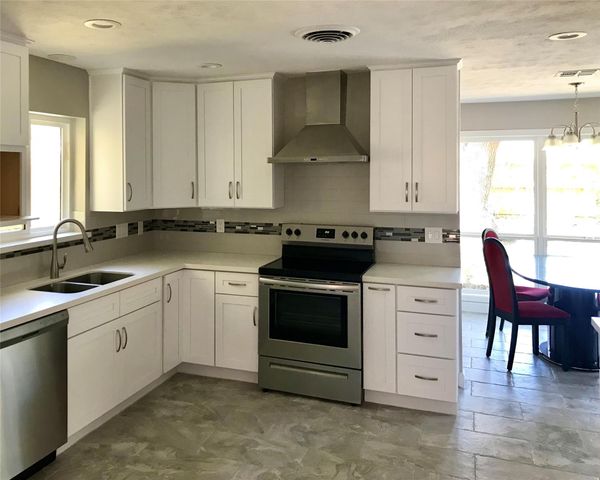 5470 Carew Street, Houston, TX 77096