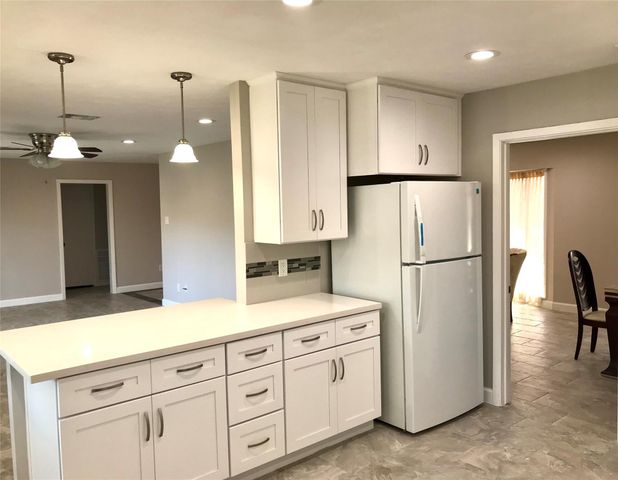 5470 Carew Street, Houston, TX 77096
