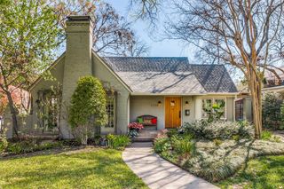 1230 N Winnetka Avenue, Dallas, TX 75208