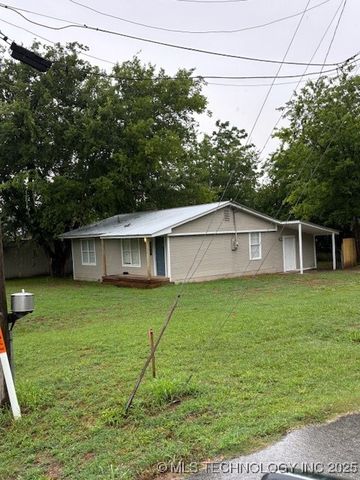 1200 S McKinley Avenue, Calera, OK 74730