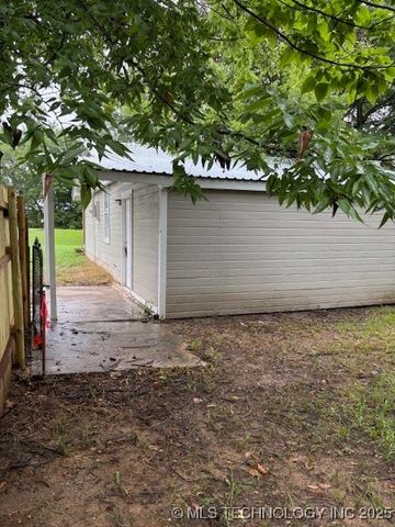 1200 S McKinley Avenue, Calera, OK 74730