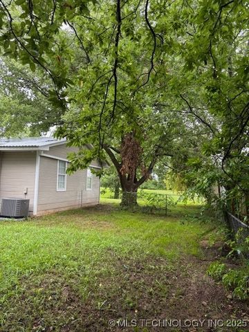 1200 S McKinley Avenue, Calera, OK 74730