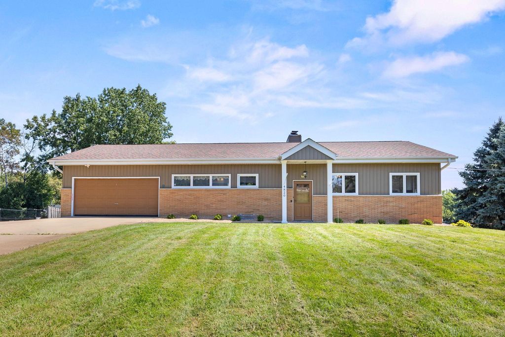 4820 Yorktown Lane N, Plymouth, MN 55442