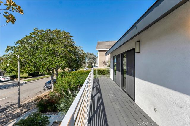 7841 W 83rd, Playa Del Rey, CA 90293