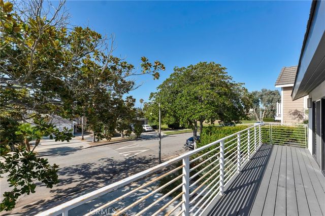 7841 W 83rd, Playa Del Rey, CA 90293