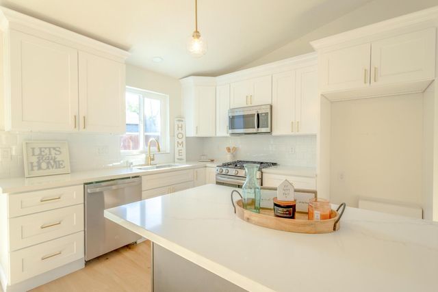 2704 Houston Ave, Stockton, CA 95206