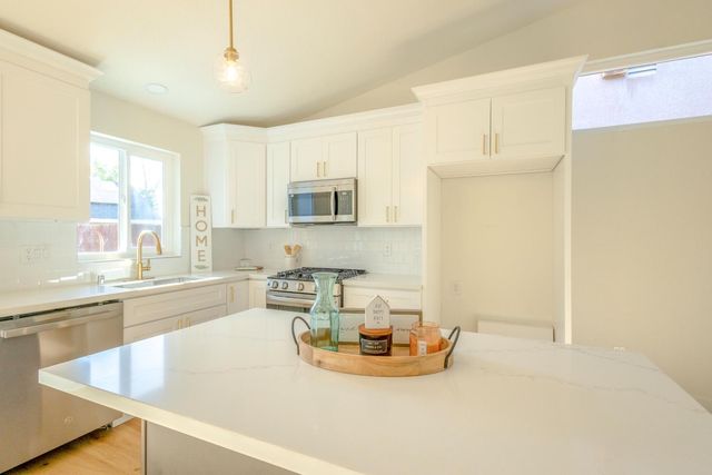 2704 Houston Ave, Stockton, CA 95206