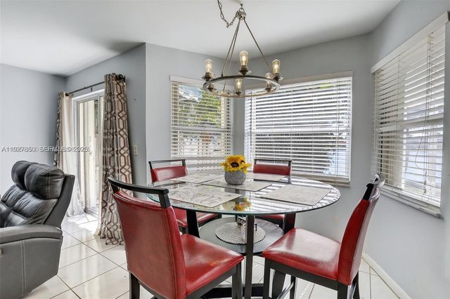 9710 SW 9th Ct, Pembroke Pines, FL 33025