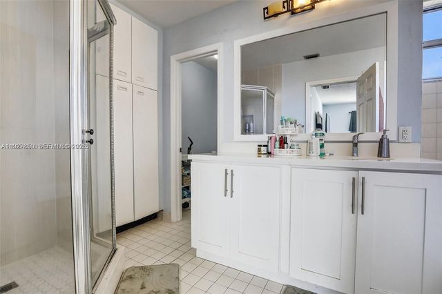 9710 SW 9th Ct, Pembroke Pines, FL 33025