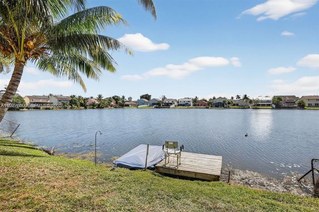 9710 SW 9th Ct, Pembroke Pines, FL 33025