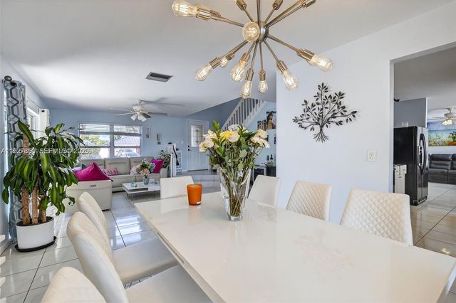 9710 SW 9th Ct, Pembroke Pines, FL 33025