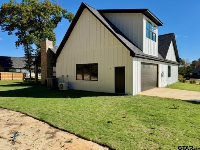 14697 Woodland Creek Dr, Tyler, TX 75706