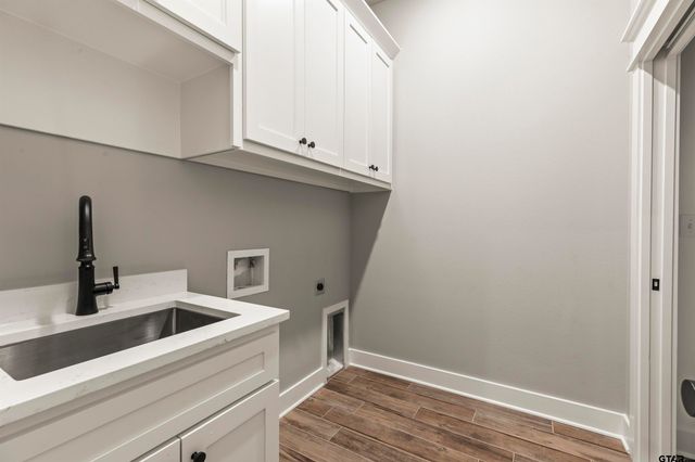 14697 Woodland Creek Dr, Tyler, TX 75706