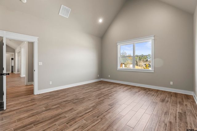 14697 Woodland Creek Dr, Tyler, TX 75706