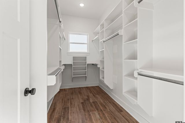 14697 Woodland Creek Dr, Tyler, TX 75706