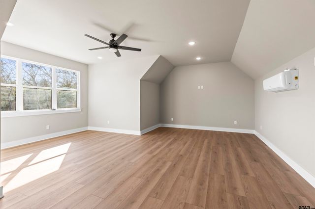 14697 Woodland Creek Dr, Tyler, TX 75706