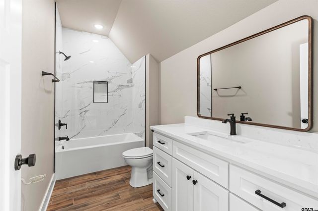 14697 Woodland Creek Dr, Tyler, TX 75706