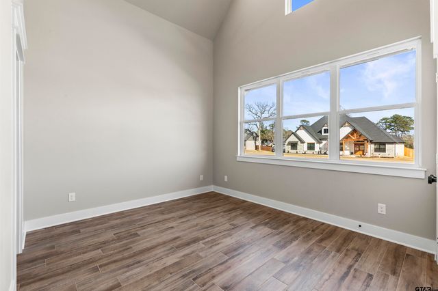 14697 Woodland Creek Dr, Tyler, TX 75706