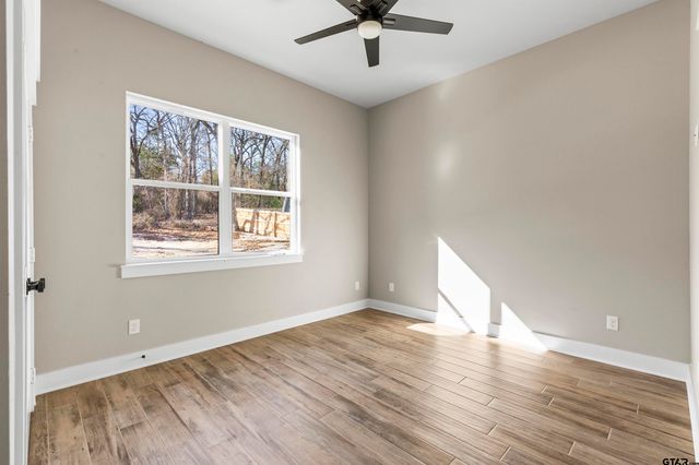 14697 Woodland Creek Dr, Tyler, TX 75706