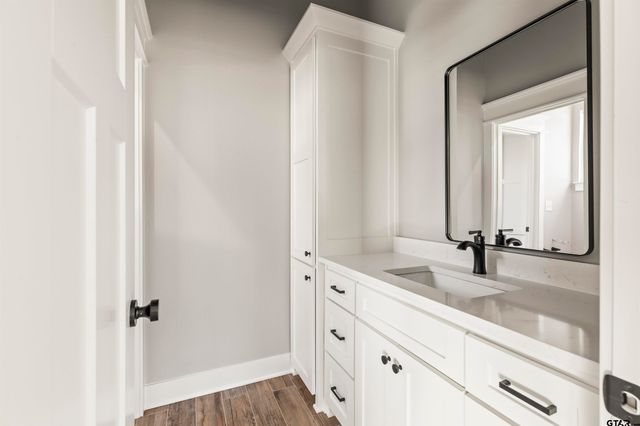 14697 Woodland Creek Dr, Tyler, TX 75706