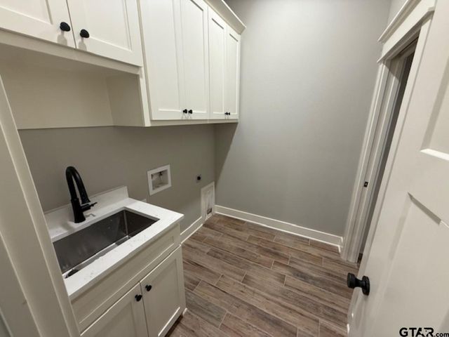 14697 Woodland Creek Dr, Tyler, TX 75706