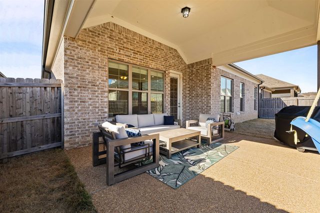 125 BRIAR HOLLOW LN, Oakland, TN 38060